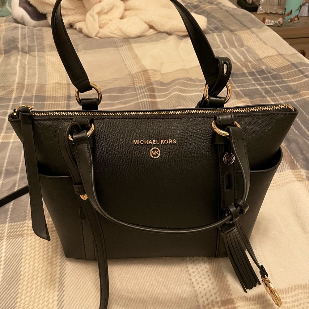 Micheal Kors Sienna Medium Pebbled Leather Satchel